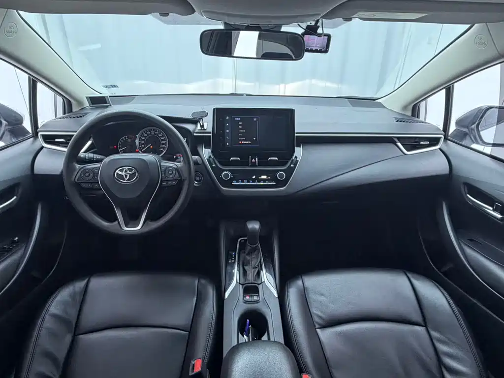 Toyota Corolla — фото 13