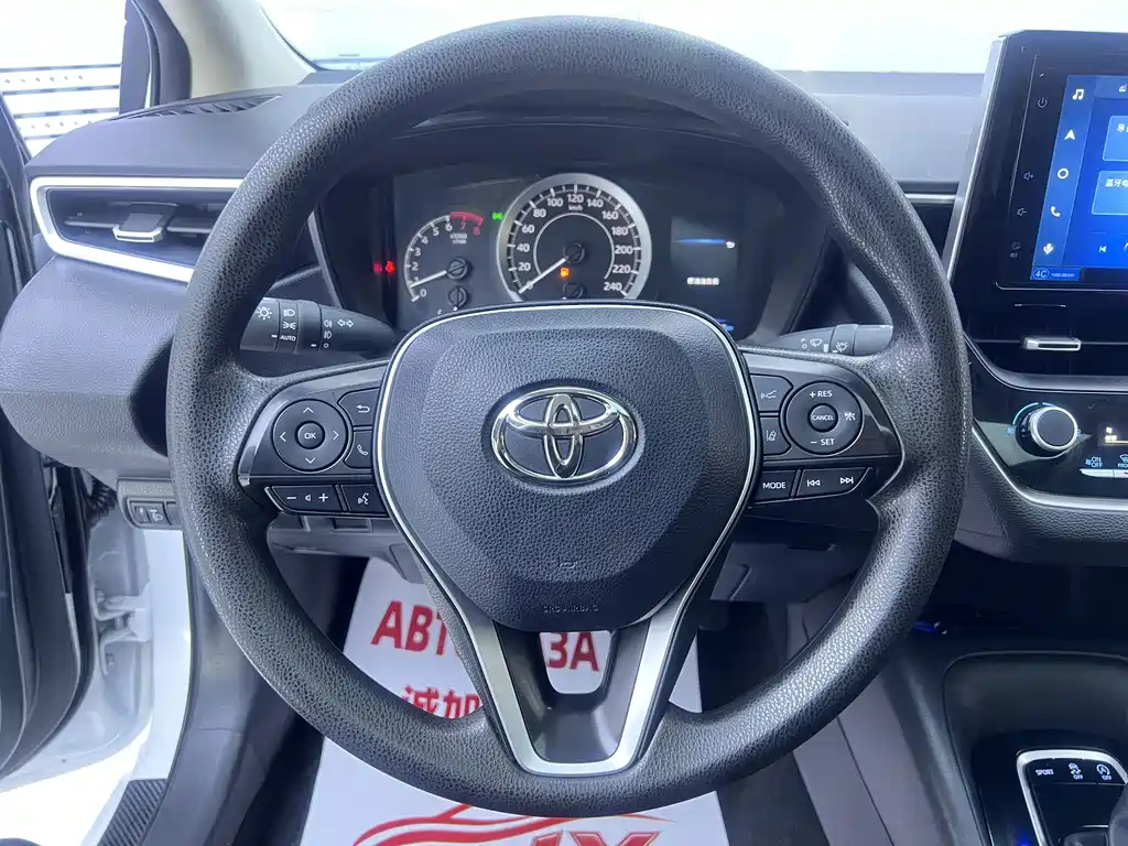 Toyota Corolla — фото 11