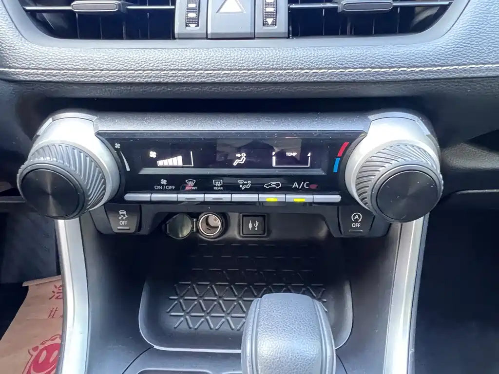 Toyota Wildlander — фото 18