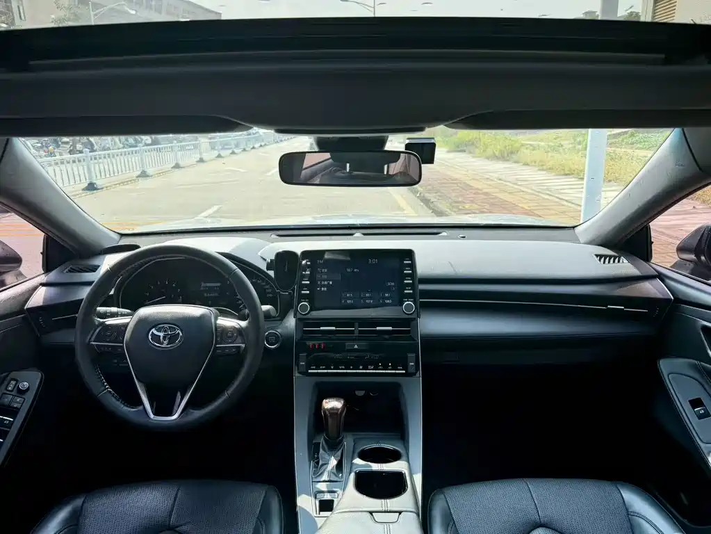 Toyota Avalon — фото 4