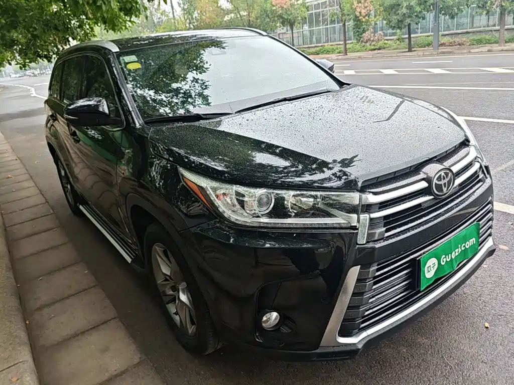 Toyota Highlander — фото 4