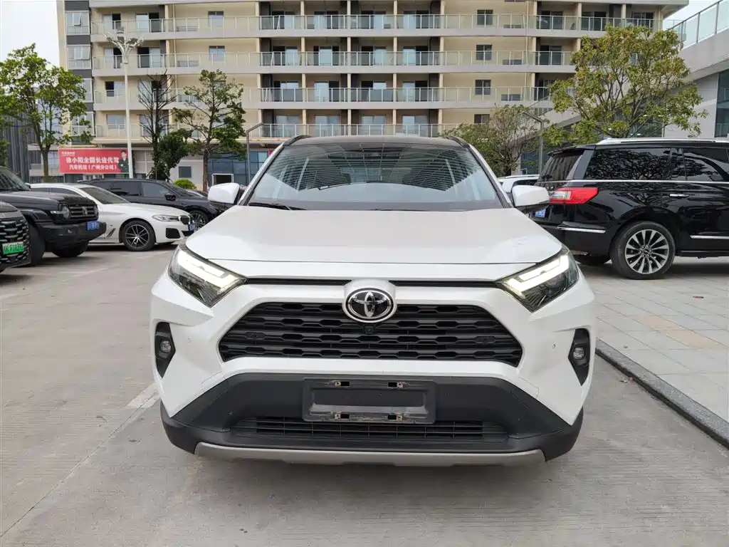 Toyota RAV4 — фото 4