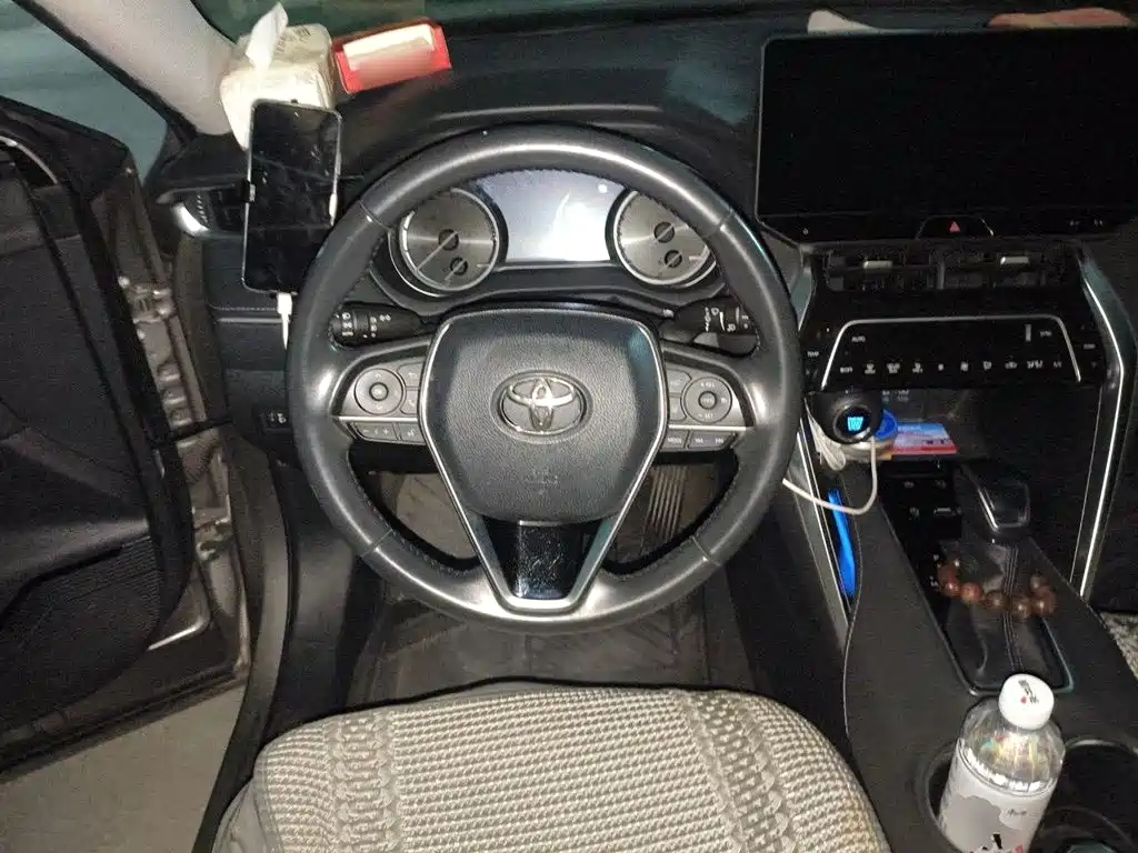 Toyota Harrier — фото 6