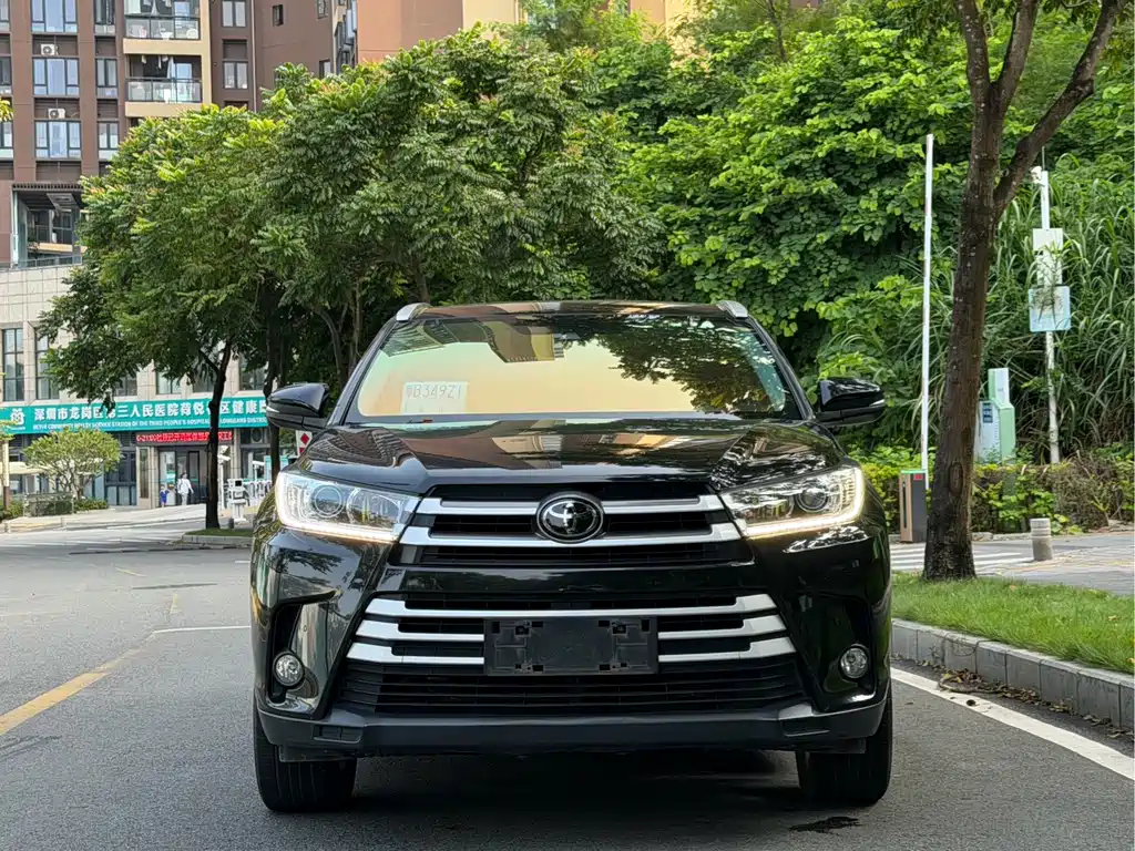 Toyota Highlander — фото 2