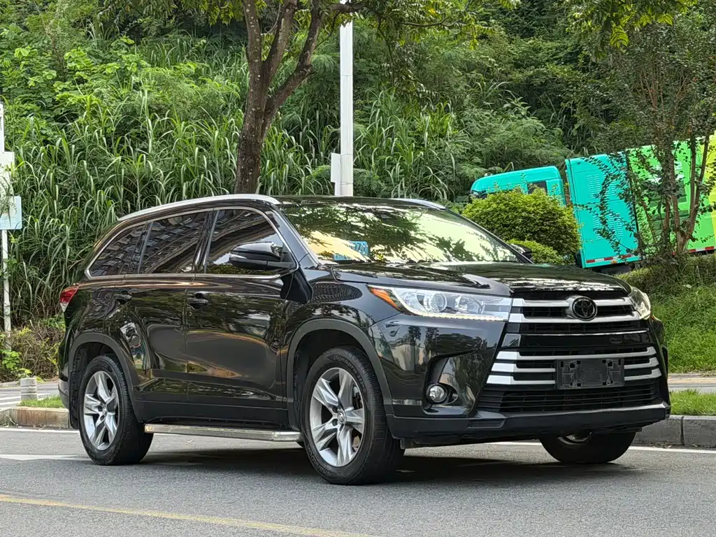 Toyota Highlander — фото 3