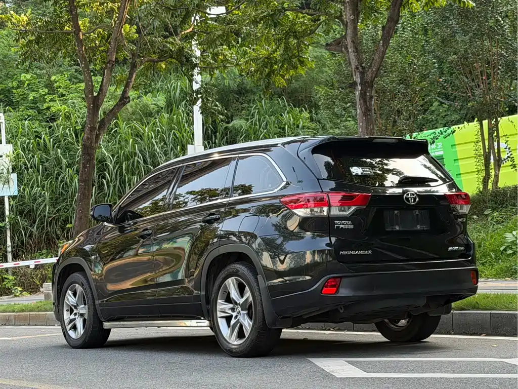 Toyota Highlander — фото 5