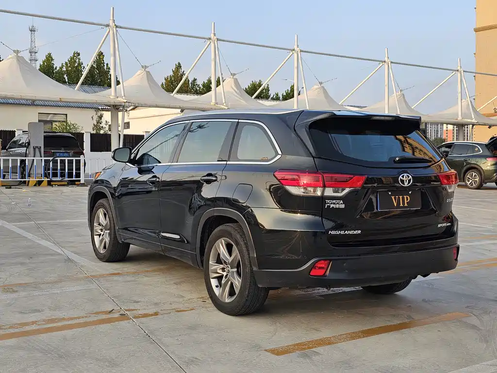 Toyota Highlander — фото 5