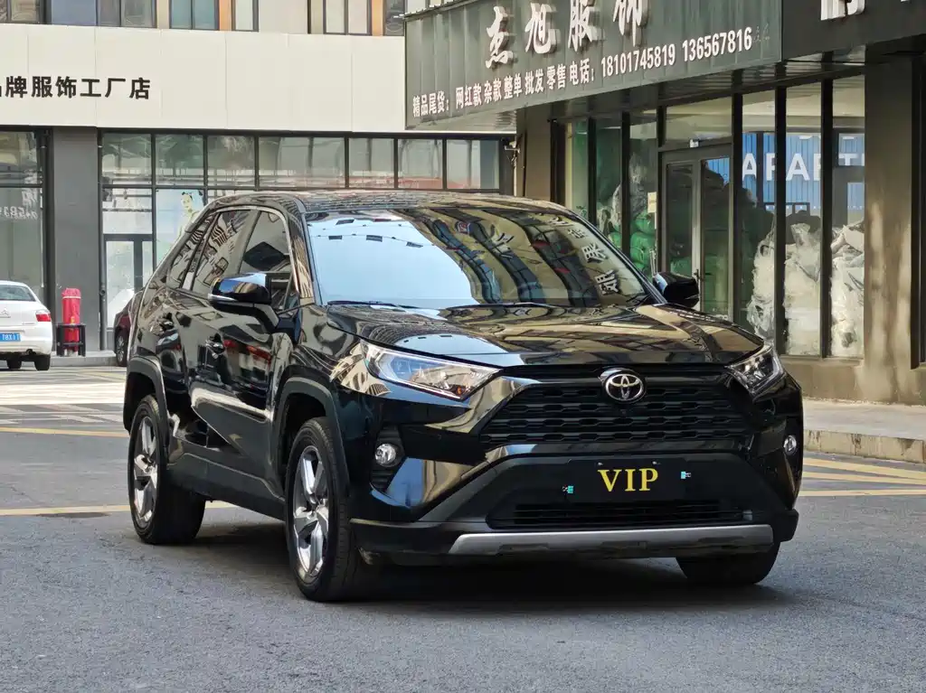 Toyota RAV4 — фото 3