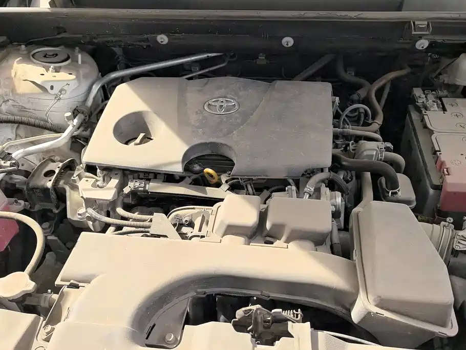 Toyota RAV4 — фото 10