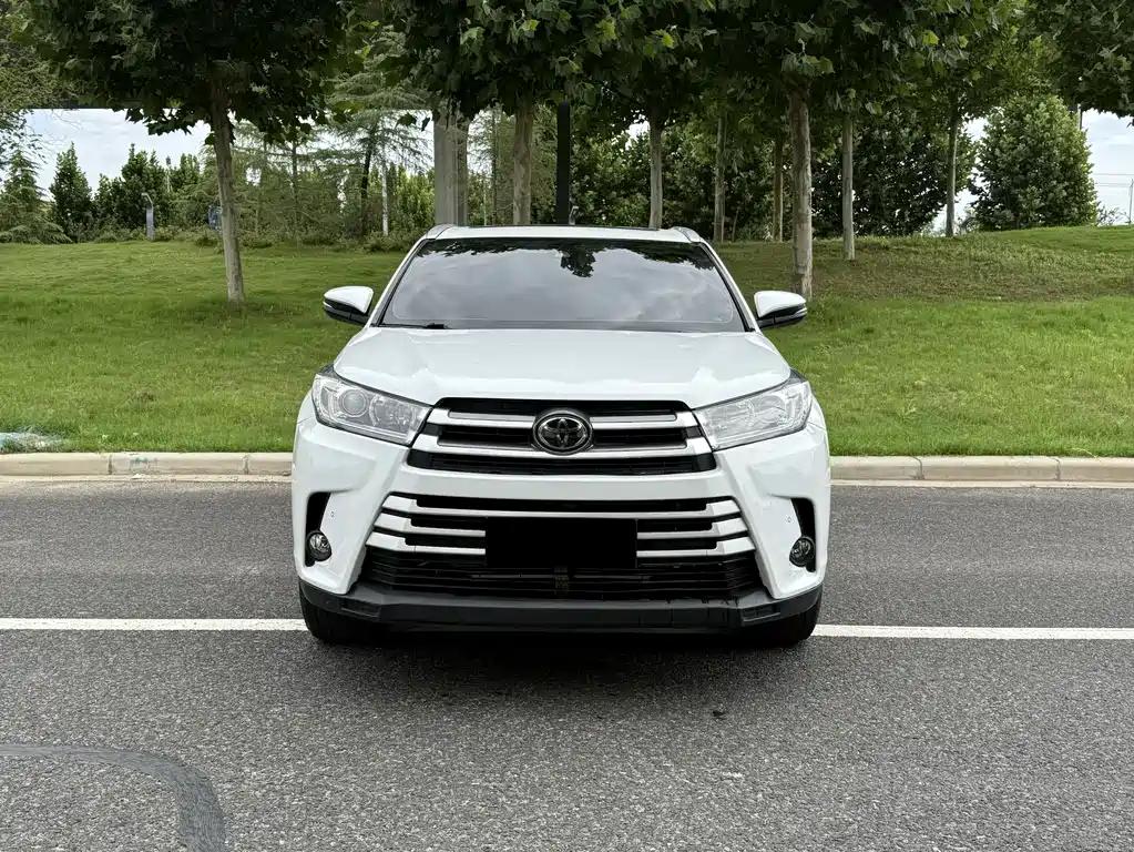 Toyota Highlander — фото 5