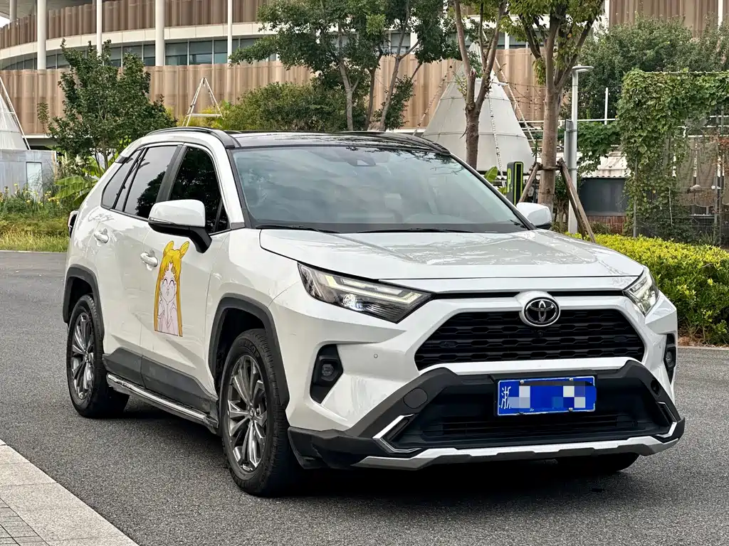 Toyota RAV4 — фото 3