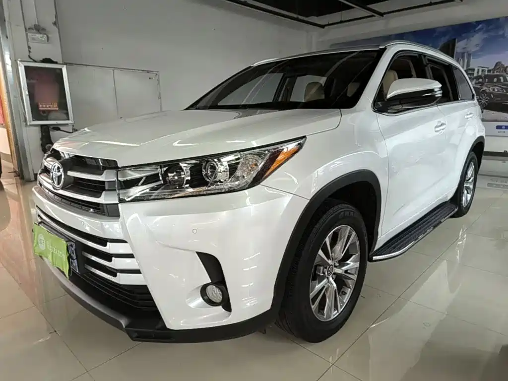 Toyota Highlander — фото 2