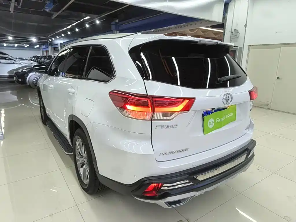 Toyota Highlander — фото 24