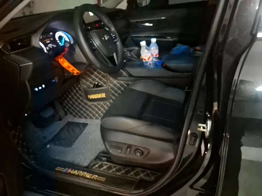 Toyota Harrier — фото 9