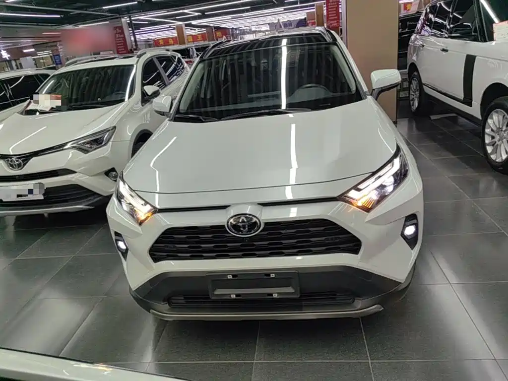 Toyota RAV4 — фото 3