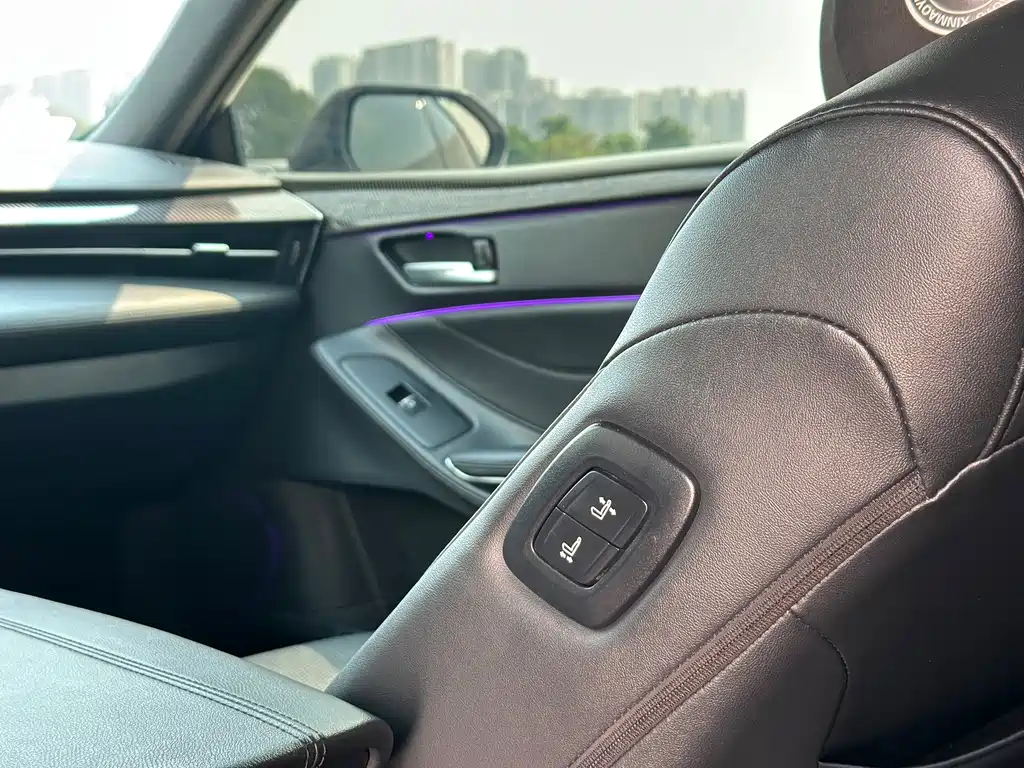 Toyota Avalon — фото 11