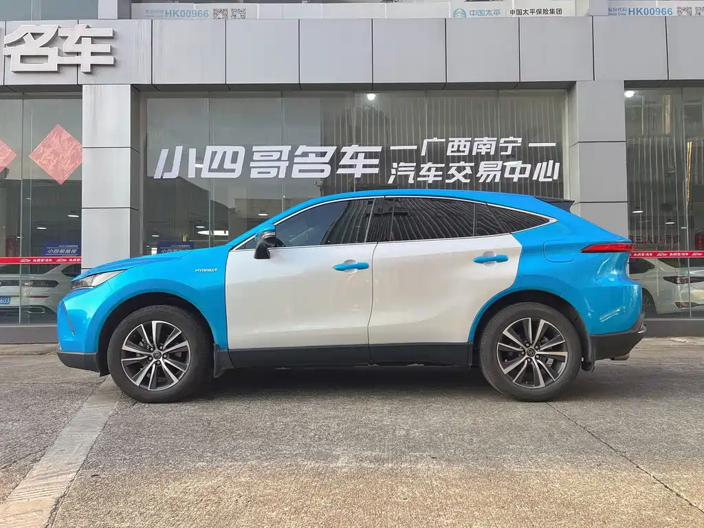 Toyota Harrier — фото 3