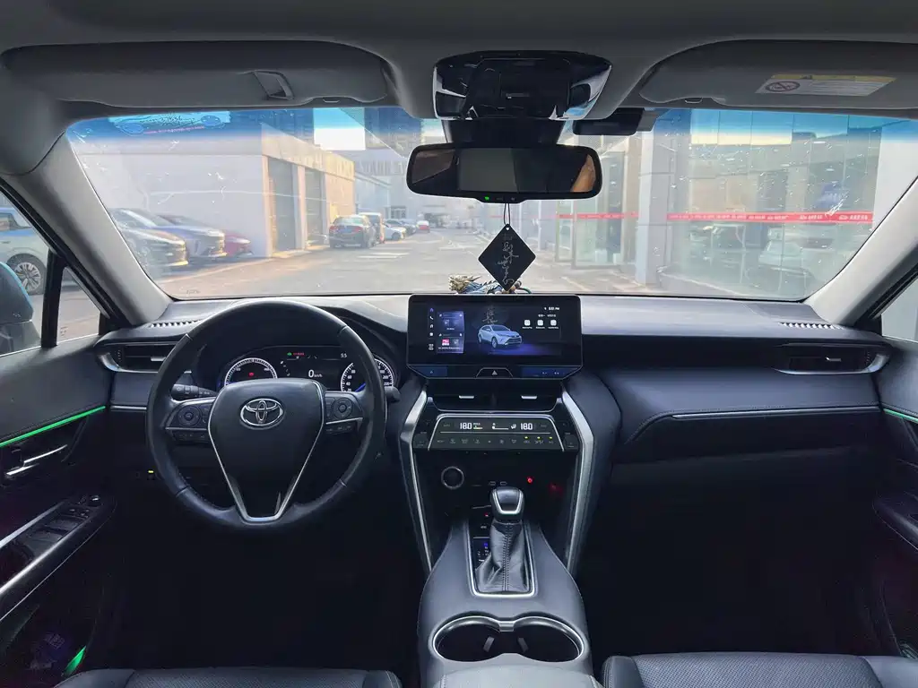 Toyota Harrier — фото 8