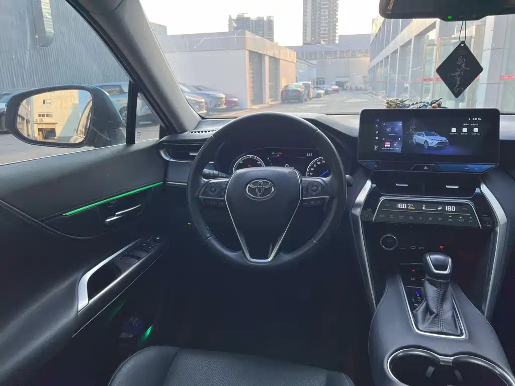 Toyota Harrier — фото 9