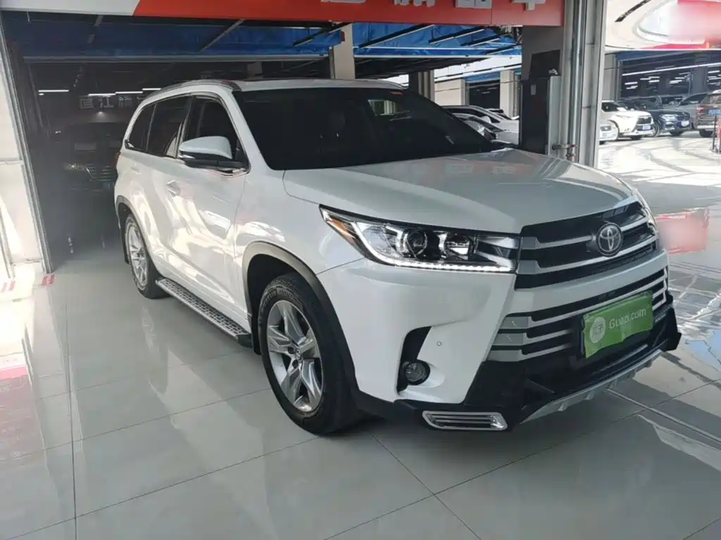 Toyota Highlander — фото 4