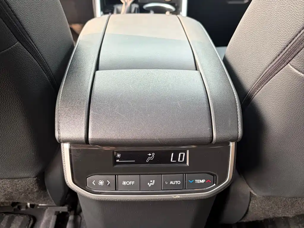 Toyota Highlander — фото 18