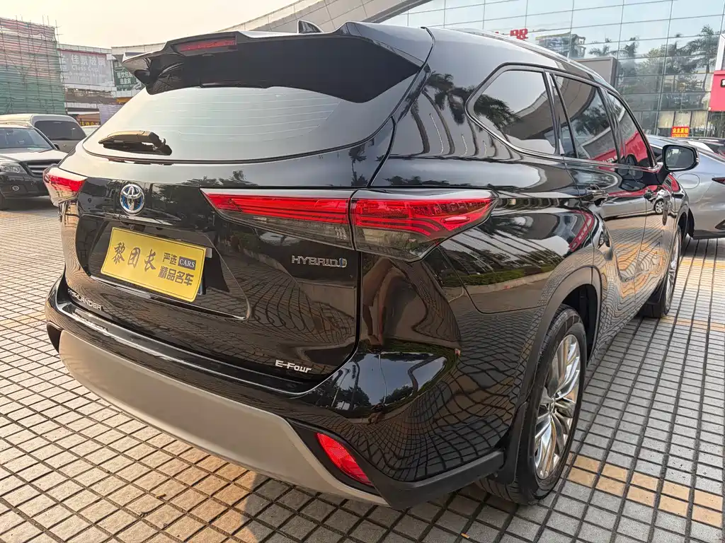 Toyota Highlander — фото 23