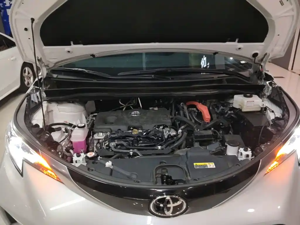 Toyota Granvia — фото 20