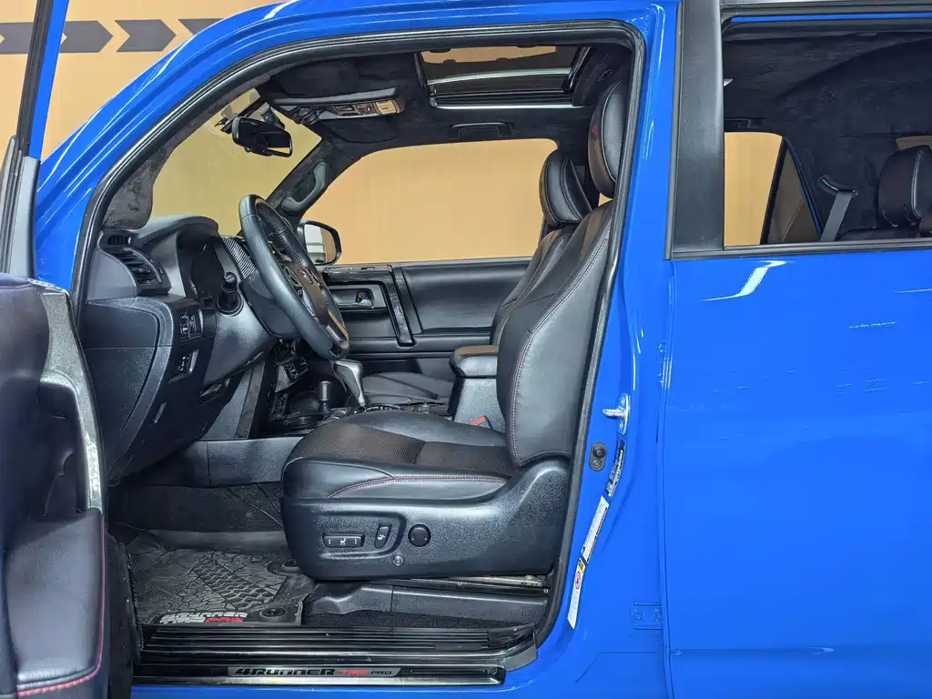 Toyota 4Runner — фото 7