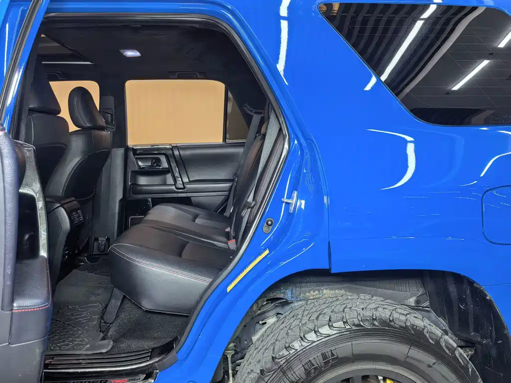 Toyota 4Runner — фото 10