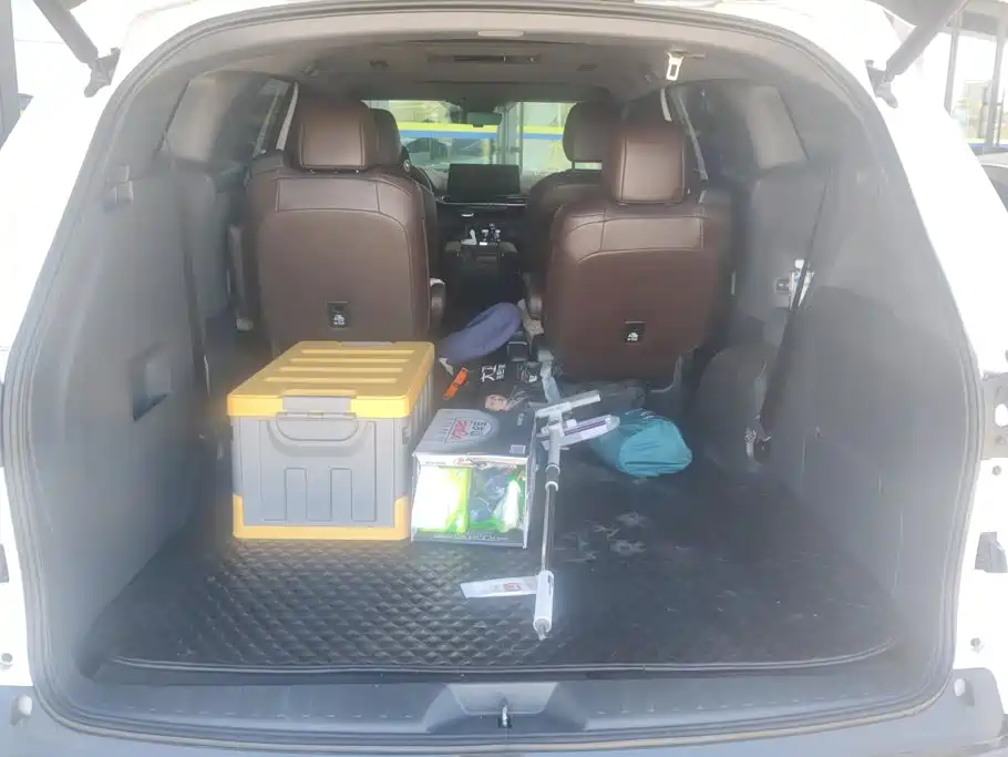 Toyota Granvia — фото 4