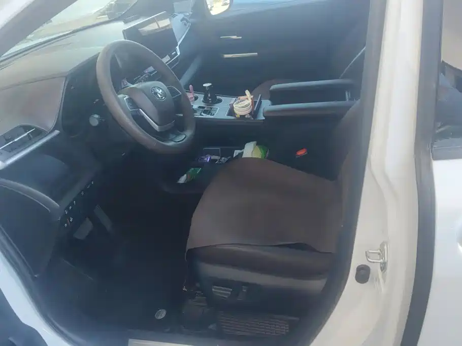 Toyota Granvia — фото 9