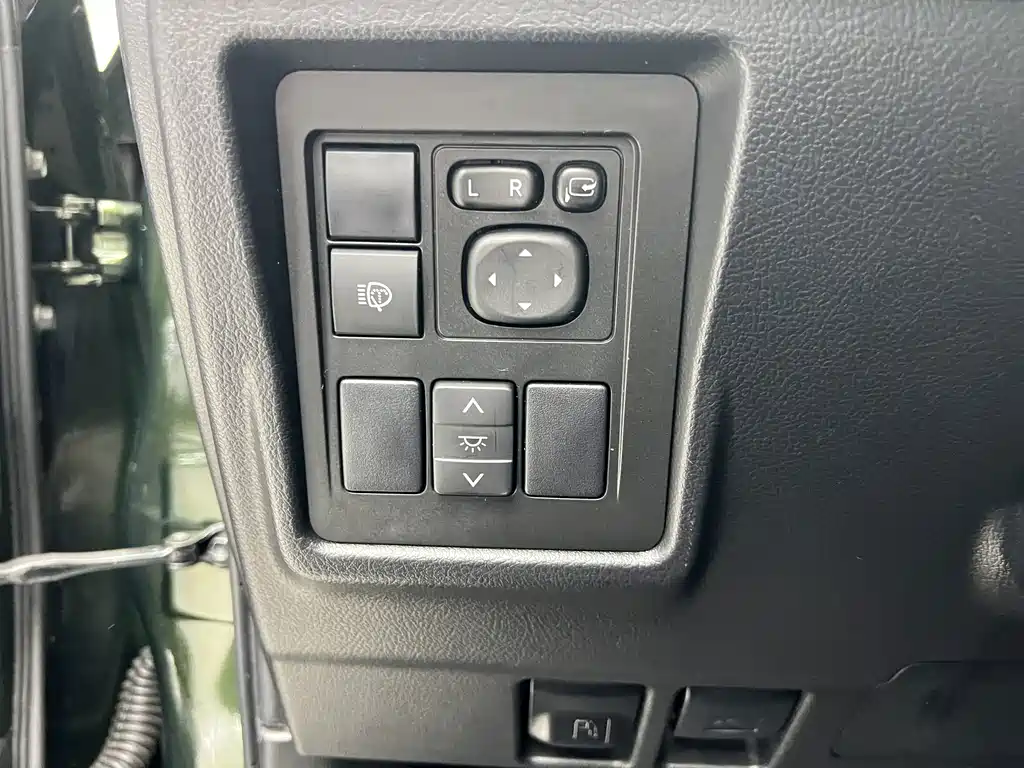 Toyota Prado — фото 13