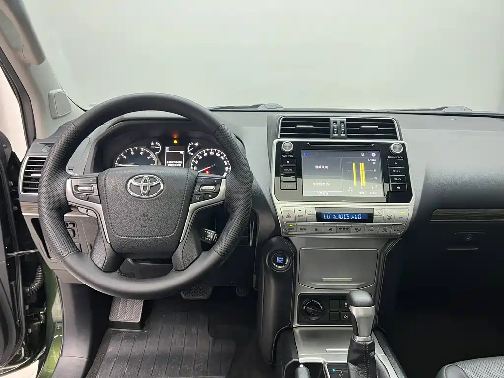 Toyota Prado — фото 17