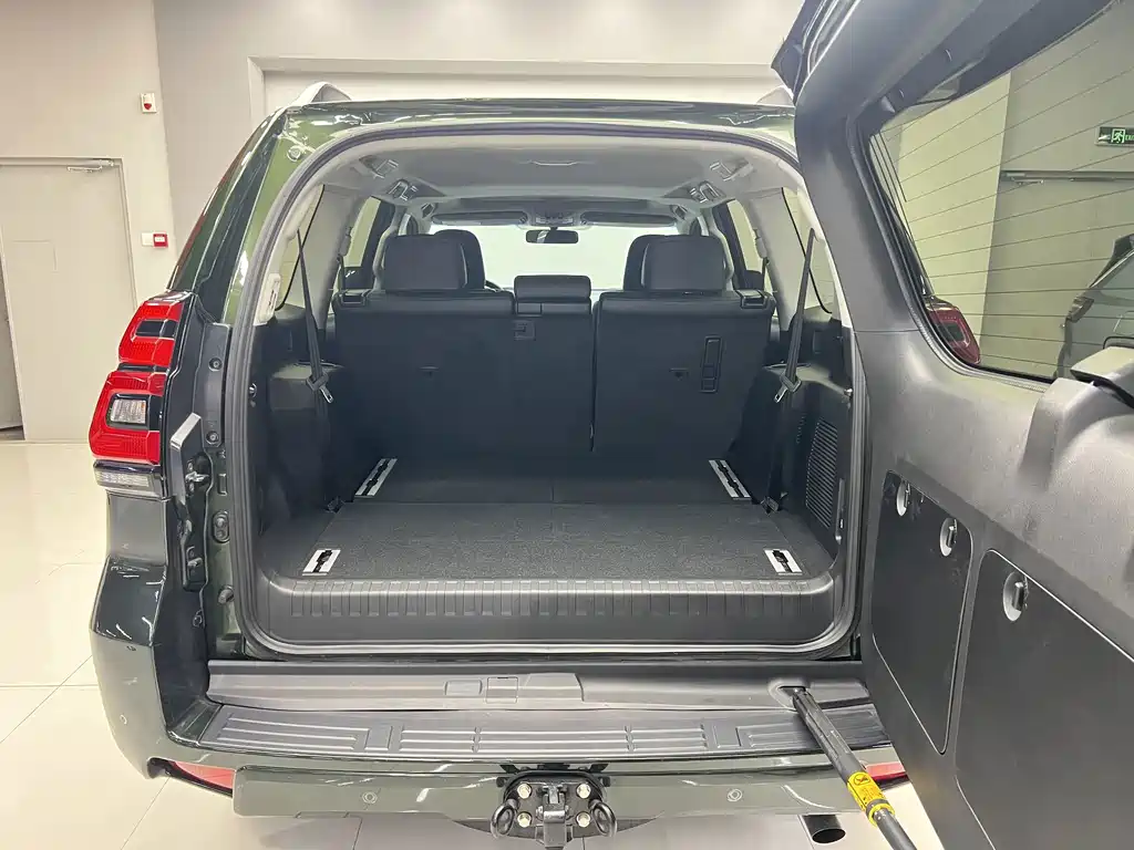 Toyota Prado — фото 5