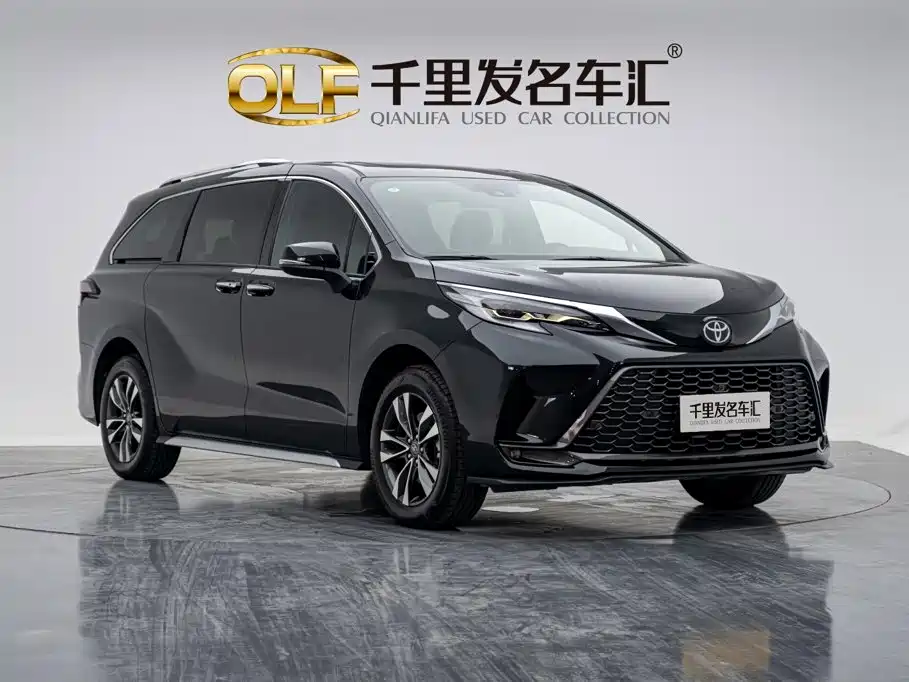 Toyota Granvia — фото 3