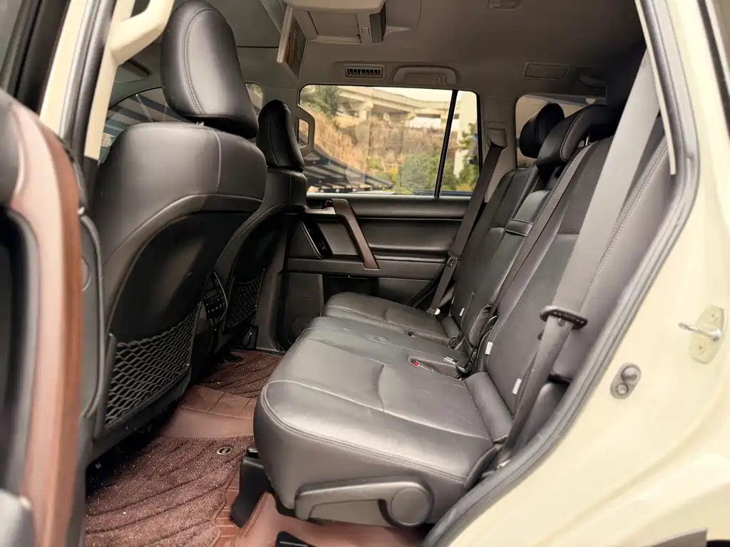 Toyota Prado — фото 13