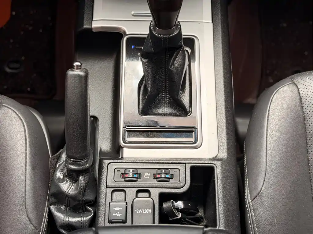 Toyota Prado — фото 19