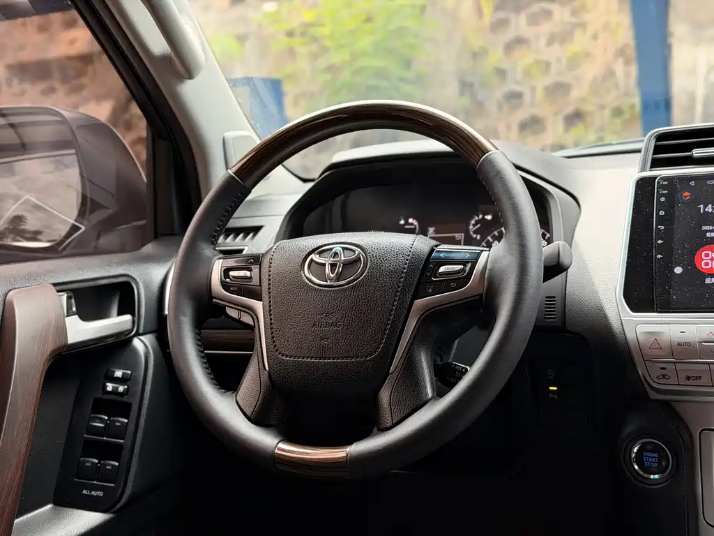 Toyota Prado — фото 20