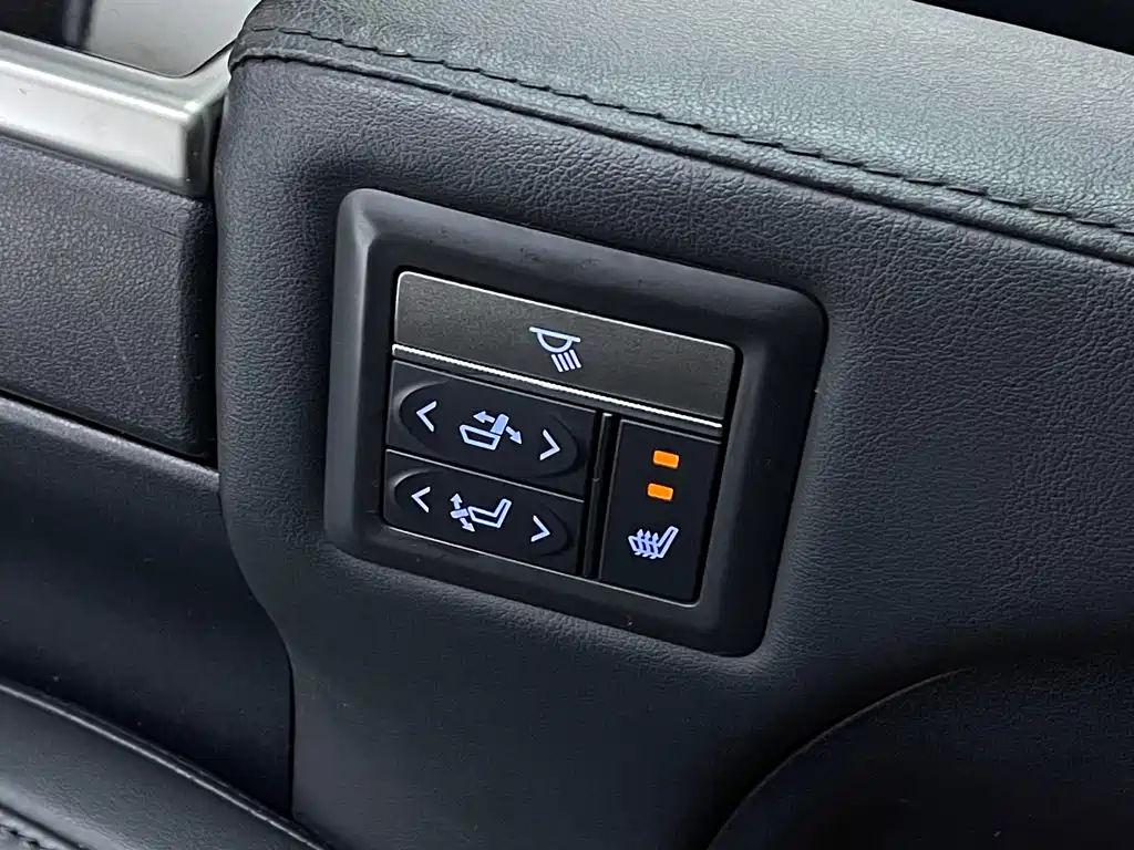Toyota Vellfire — фото 12