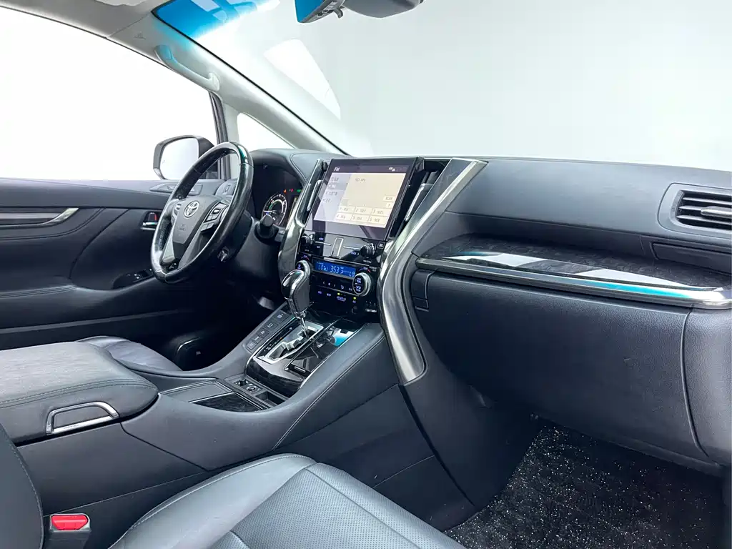 Toyota Vellfire — фото 6