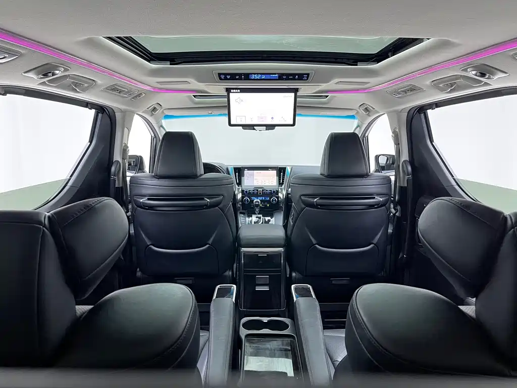 Toyota Vellfire — фото 9