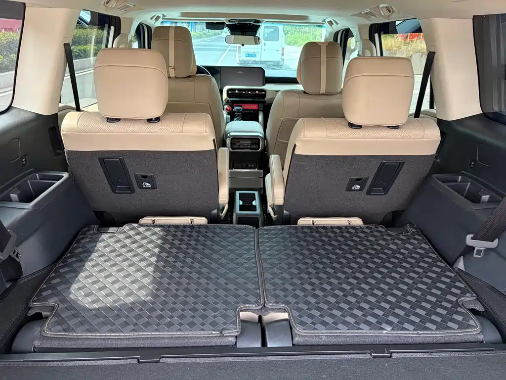 Toyota Prado — фото 10