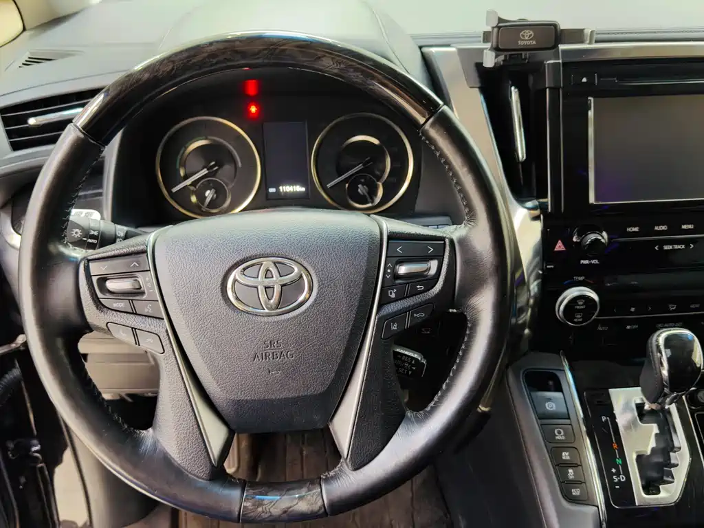 Toyota Vellfire — фото 15