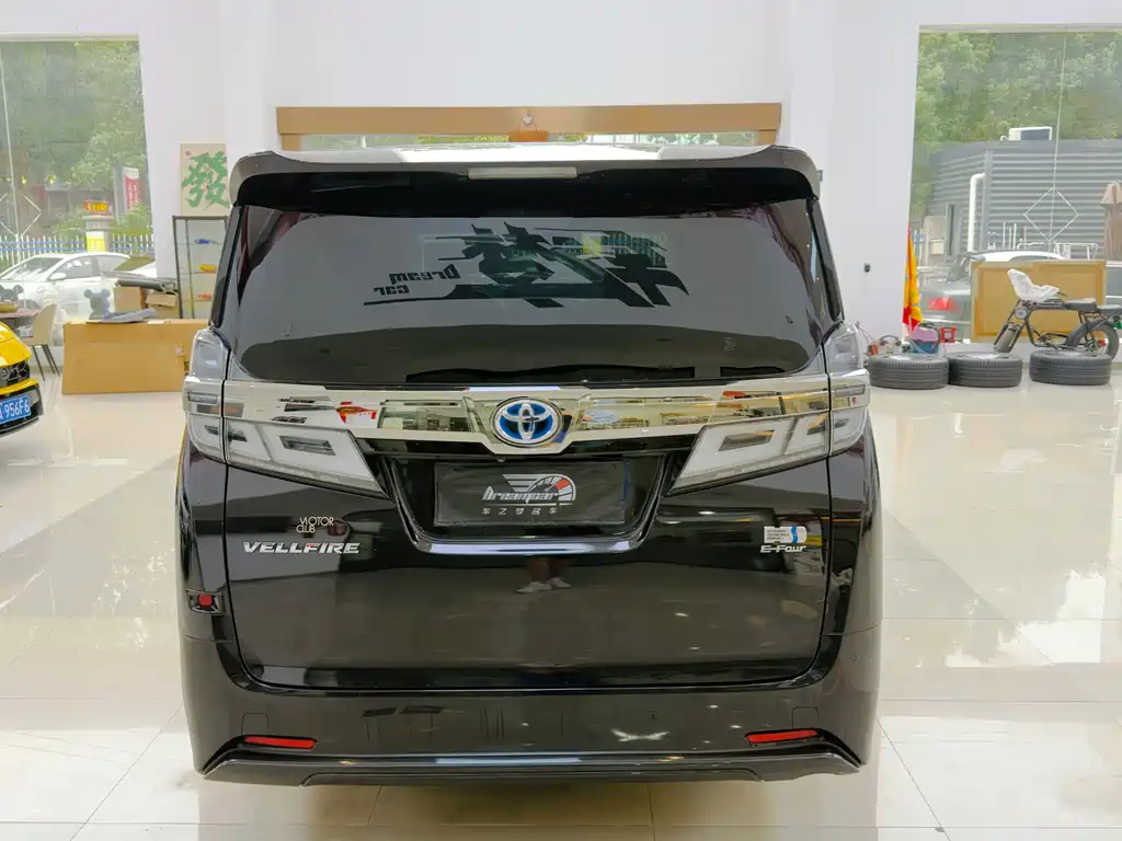 Toyota Vellfire — фото 6