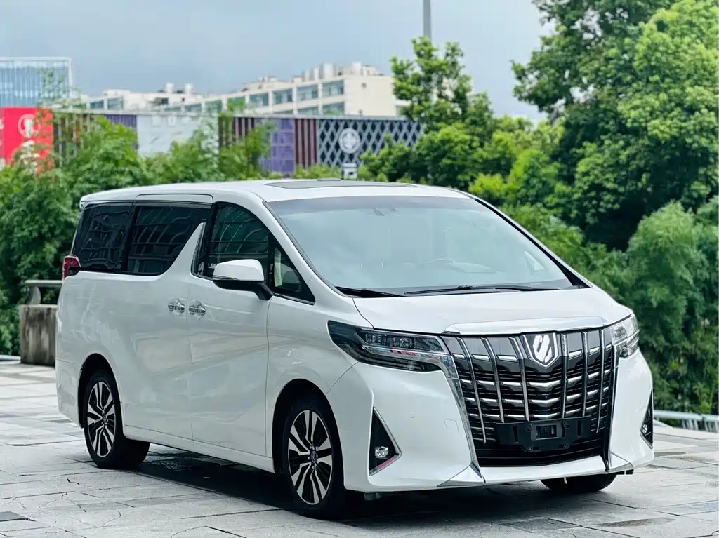 Toyota Alphard — фото 3