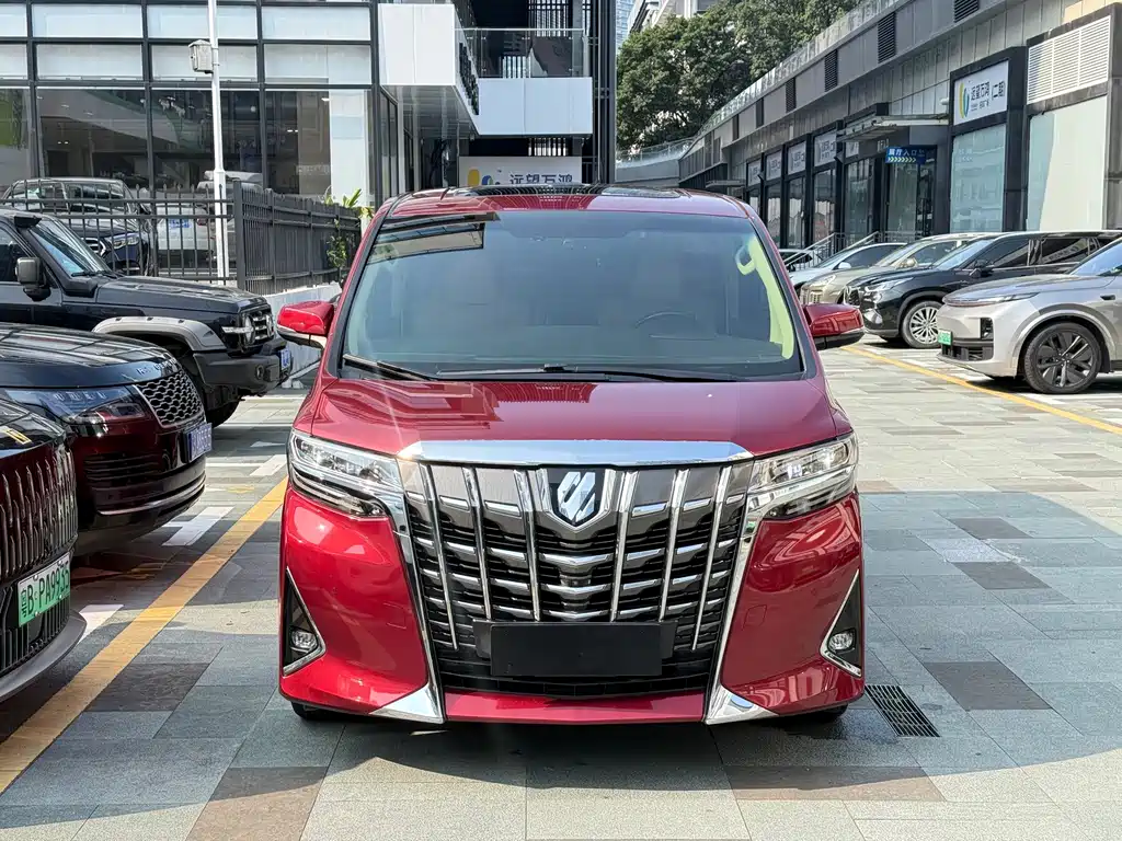 Toyota Alphard — фото 2
