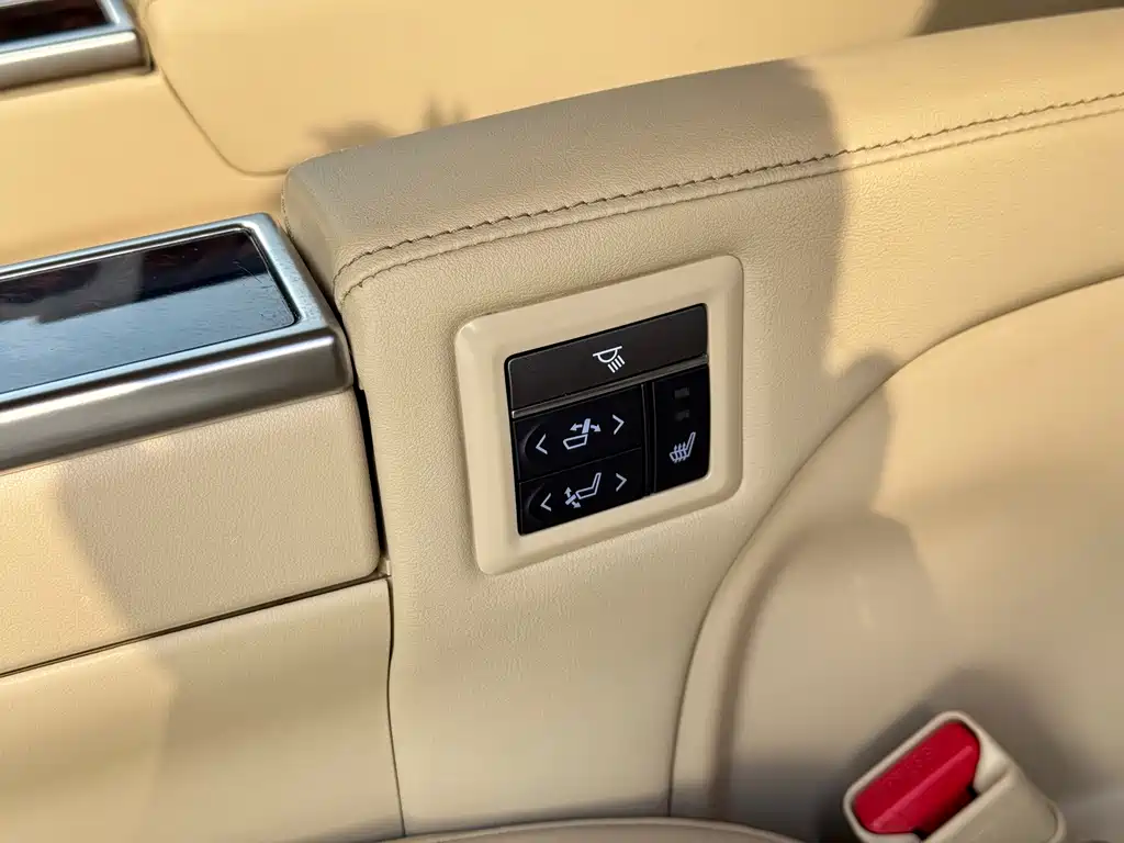 Toyota Alphard — фото 19
