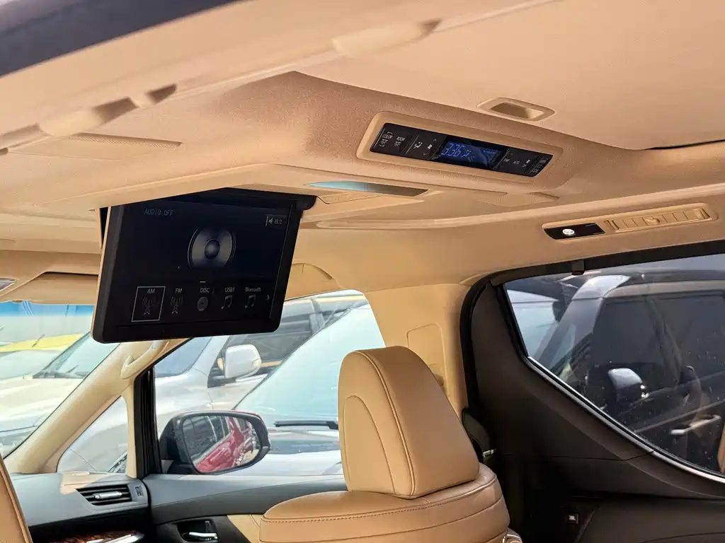 Toyota Alphard — фото 20