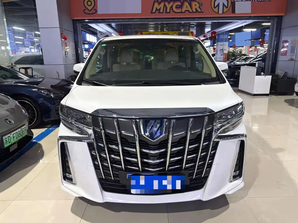 Toyota Alphard — фото 2
