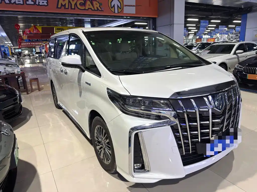 Toyota Alphard — фото 3